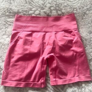Oner Active High-Waist Effortless Pink Active Shorts medium New condition